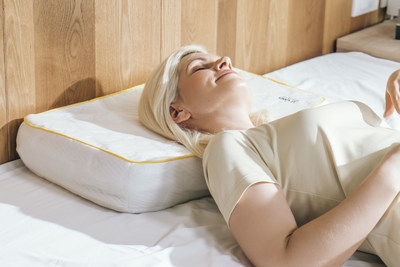 AirCozy can 100% automatically adjust the pillow height to accommodate the sleeping position during sleep. AirCozy Interactive Smart Pillow is the one and only smart pillow knows your needs the most.