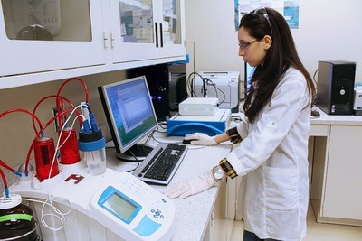 Electro-analytical system used to identify appropriate electrodes for anodic oxidation processes. (CNW Group/Institut national de la recherche scientifique (INRS))