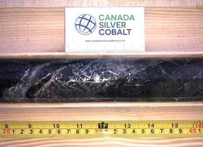 High-grade silver mineralization over 5 - 6 cm true width in hole CS-20-39W2 (CNW Group/Canada Silver Cobalt Works Inc.)