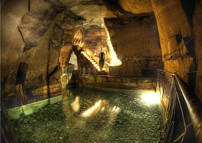 Naples Underground (Napoli Sotterranea) run by Speleologist Enzo Albertini