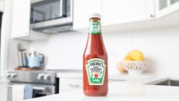 Heinz propose des solutions au problème de rangement avec la bouteille de  ketchup qui s'ouvre à l'endroit et à l'envers