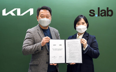 DongSoo Ahn (left), Vice President and Head of the PBV Business Group at Kia Corporation, and Suah Lee, CEO of S.lab Asia Inc., at the MOU-signing ceremony in Seoul on January 28