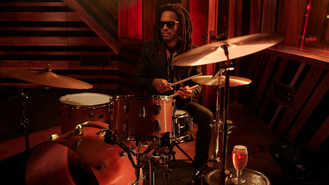 Stella Artois and Rockstar Lenny Kravitz are motivating people to invest their 2.5 billion heartbeat fortune in one another and savor life together with their loved ones.