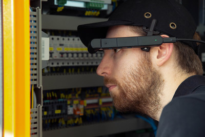 Vuzix Smart Glasses Improve Worker Safety and Maximize Machine Uptime in the Food Processing Industry