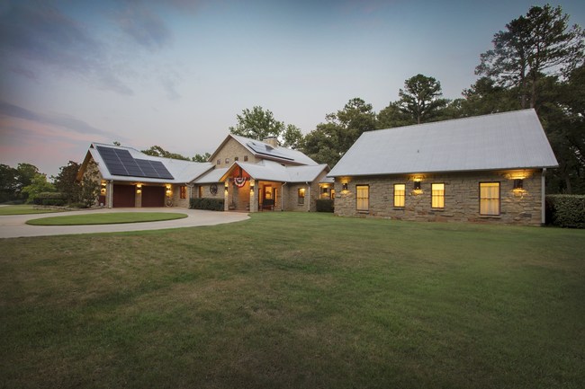 sunfinity-helps-texas-homeowners-put-solar-in-the-spotlight-with-rebate