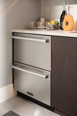 This industry-first Signature Kitchen Suite undercounter refrigerator features dual drawers that operate independently and allow homeowners to select from multiple temperature zones depending on their needs – including an option to convert the unit all the way down to a freezer.