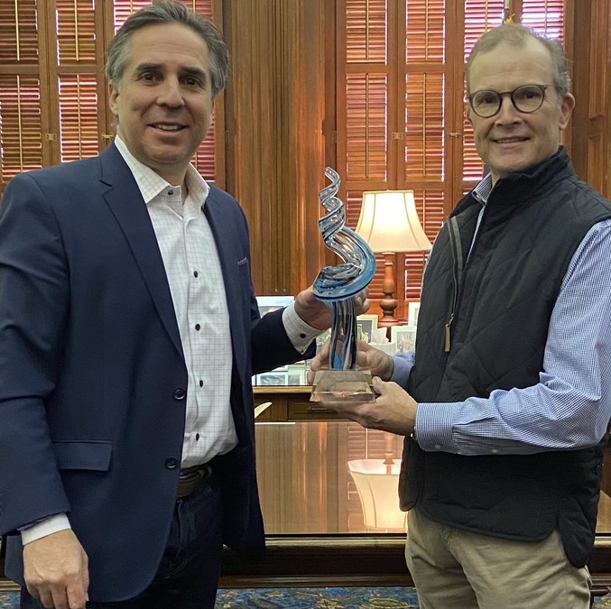 Texas Gov. Greg Abbott Receives Tri Global Energy's Wind Leadership Award - Vimarsana News