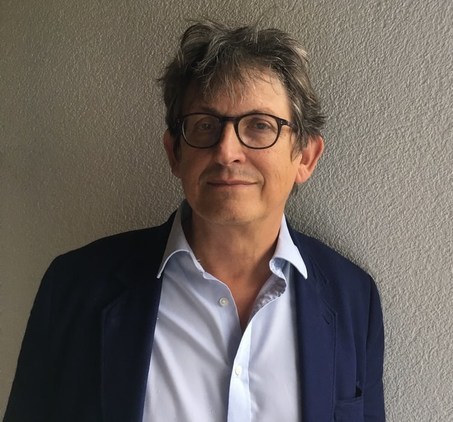 J-Talks Live features legendary editor Alan Rusbridger on his latest book, News and How to Use it - Vimarsana News