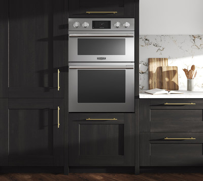 Signature Kitchen Suite has paired its flexible steam-combi convection oven with the convenience of a speed oven, bringing the ultimate in cooking up to eye level. This advanced oven combines convection, steam-combi and steam sous vide complemented by Speed Cook technology for even more functionality.