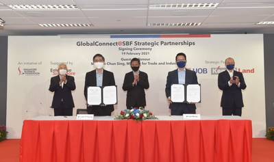 UOB signs a Strategic Partnership Agreement as SBF's chosen financial partner to connect Singapore companies to cross-border opportunities arising from ASEAN’s US$3 trillion economy. (L to R) Mr Gan Seow Kee, Vice Chairman of SBF and Chairman of GlobalConnect@SBF Committee; Mr Lam Yi Young, Chief Executive Officer of SBF; Trade and Industry Minister Chan Chun Sing; Mr Ian Wong, Head of Group International Management, UOB and Mr Wee Ee Cheong, Deputy Chairman and Chief Executive Officer, UOB. (PRNewsfoto/United Overseas Bank)