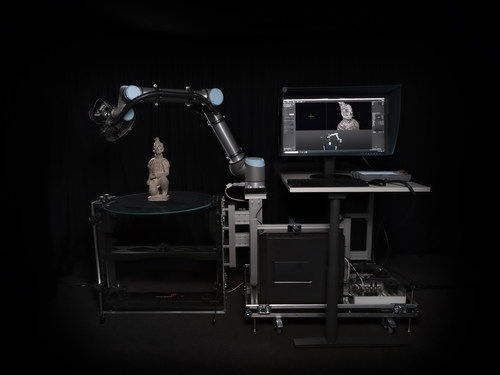 The autonomous, colour-faithful 3D scanning system CultArm3D GT10 by Fraunhofer IGD automatically and safely generates high-resolution 3D scans?perfect for use in museums. 
(? Fraunhofer IGD)