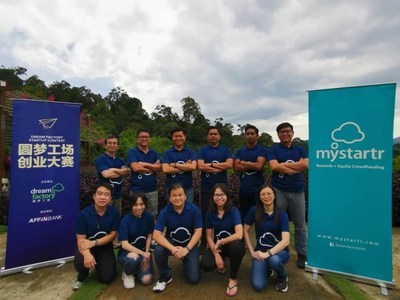 MyStartr Group Photo taken in Retreat 2020. The person who squats in the middle of the front line is MyStartr founder and CEO, Goh Boon Peng