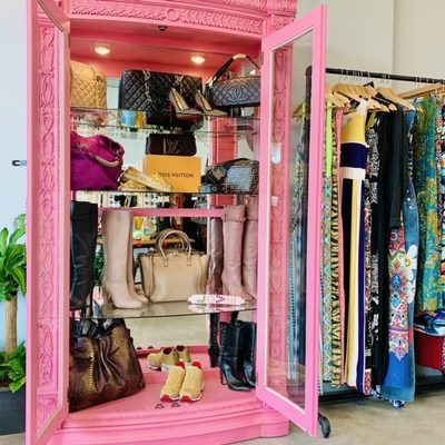 Rhonda Shear opens (RE)TREAT upscale consignment boutique in St. Petersburg, Florida