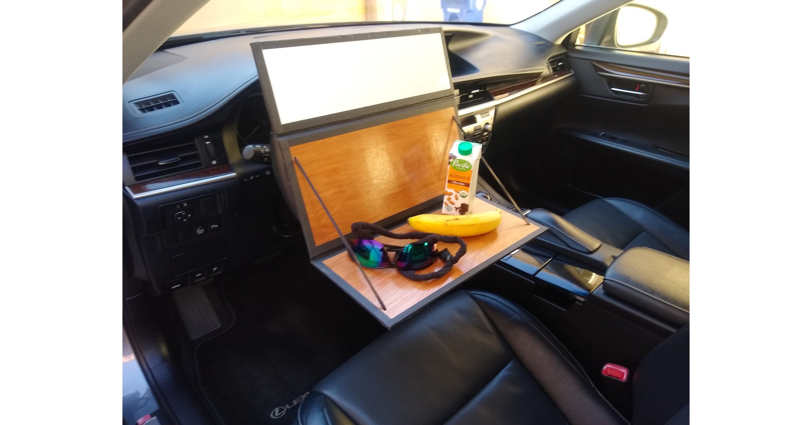 The Wheel Tray, a "Tv Tray" for the Car, Launches First Product Line in