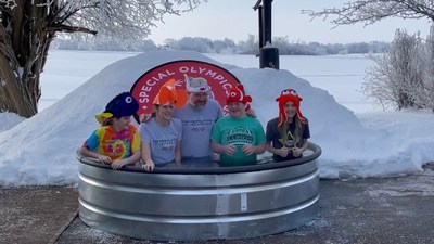 Dave and Brook Klawitter of Frankfort, Illinois take the Polar Plunge At Home in their backyard with their children, Mary, Jack and Sophie. Jack competes in multiple sports and participates in leadership programming through Special Olympics Illinois. (From L to R: Mary, Brook, Dave, Jack and Sophie Klawitter)