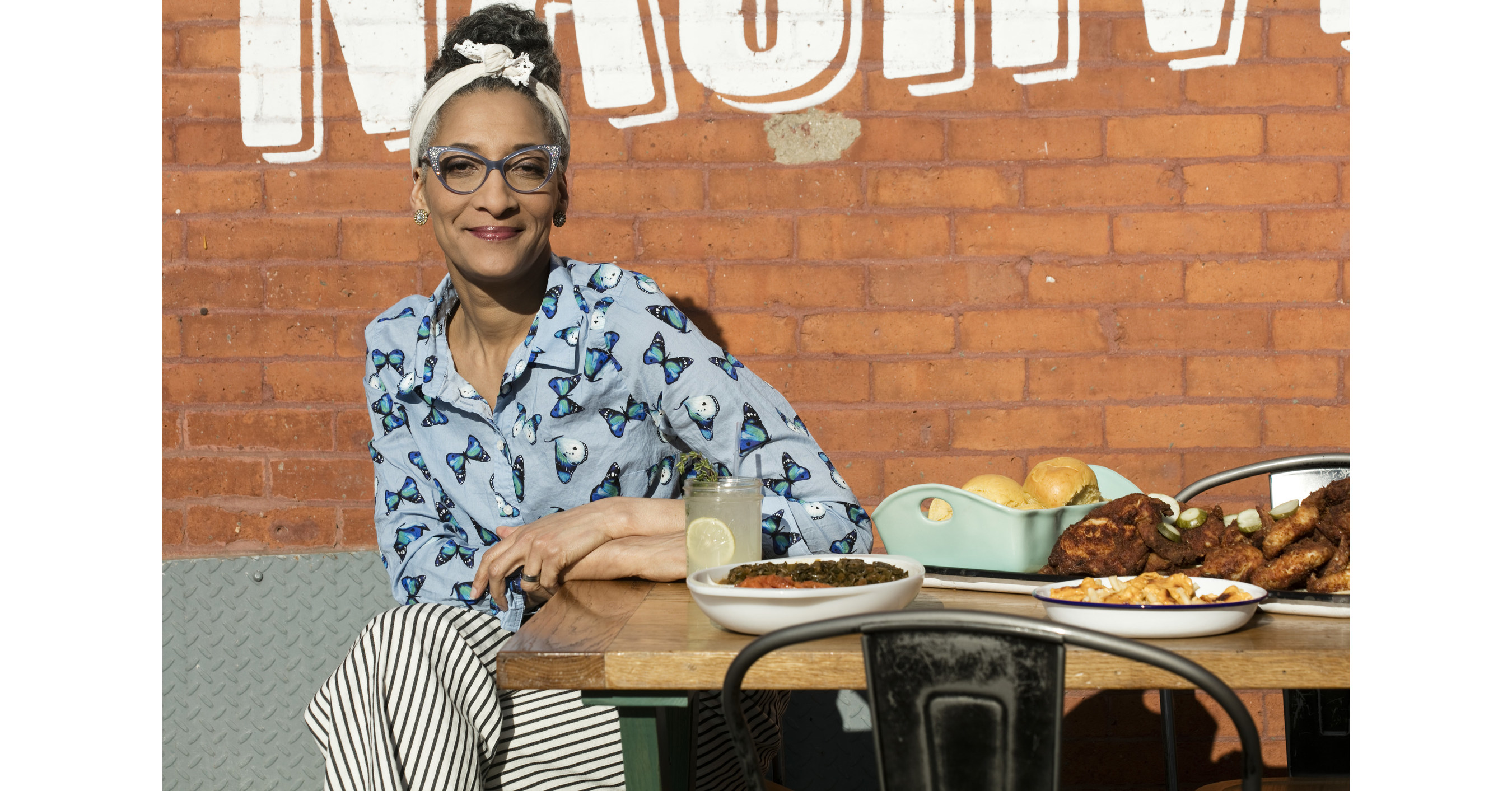 Simplr Adds Carla Hall to MOMENTOUS 2021 Conference Lineup