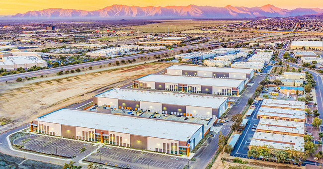 The Southeast Phoenix Distribution Center. (PRNewsfoto/JLL Income Property Trust)