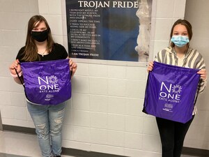 North Hardin High School and WellCare Participate in National No One Eats Alone Day