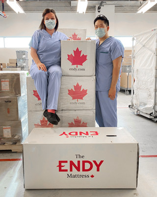 Healthcare Heroes receiving Endy Mattresses at Abbotsford Regional Hospital in Abbotsford, B.C. (CNW Group/Endy)