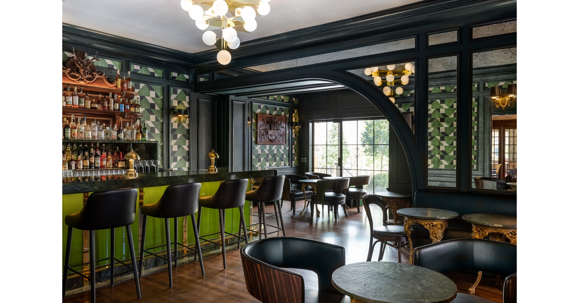 https://mma.prnewswire.com/media/1454689/La_Colombe_d_Or_Hotel___Mansion_Bar_Seating.jpg?p=facebook