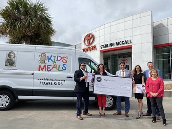 Sterling McCall Toyota and TrueCar Donation to Kids Meals (Houston, Texas). From left to right: Shahid Usami - General Sales Manager at Sterling McCall Toyota, Vali Bishop - TrueCar, David Mello - General Manager at Sterling McCall Toyota, Cherie Spaccini - ISD, John Lukehart - Market Director at Group1, Beth Harp - Executive Director at Kids Meals.