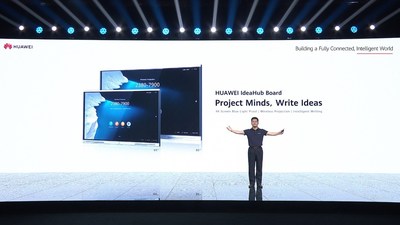 PAN Yong, vicepresidente del Departamento de Productos y Soluciones de Visión Inteligente y Colaboración de Huawei, anuncia el lanzamiento de la pizarra HUAWEI IdeaHub (PRNewsfoto/Huawei)
