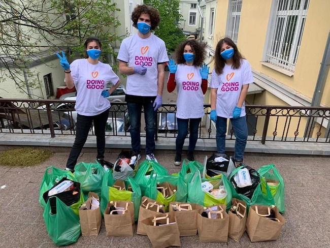 More than 100 countries celebrated Good Deeds Day 2021 worldwide. Good Deeds Day participants in Russia handing out food baskets to people in need.