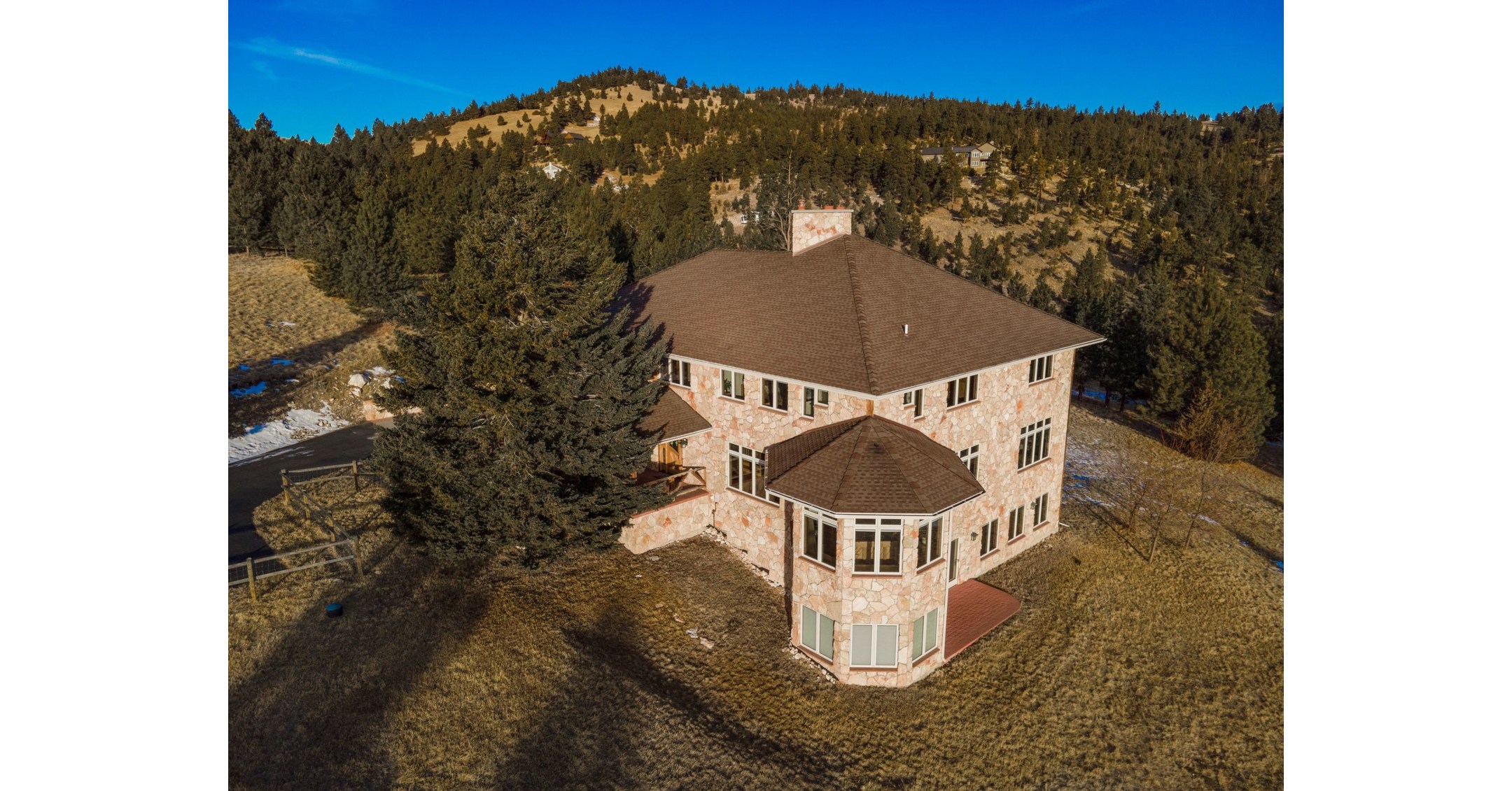 As People Flock to Montana From California, New York and Other States, Luxea Auctions Offers a Stunning Montana Living 8,600 Square Feet on 20 Acres Backed by 100 Acre Forest As People Flock to Montana From California, New York and Other States, Luxea Auctions Offers a Stunning Montana Living 8,600 Square Feet on 20 Acres Backed by 100 Acre Forest