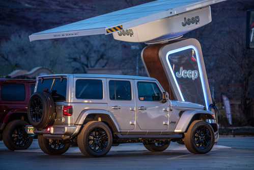 The Jeep® brand is creating the Jeep 4xe Charging Network, installing Jeep-branded EV charging stations at or near the trailheads of Jeep Badge of Honor off-road trails over the next year. The trailhead chargers coincide with the launch of 2021 Jeep Wrangler 4xe plug-in hybrid — the most technically advanced and eco-friendly Wrangler yet — and will support future electrified Jeep vehicles.