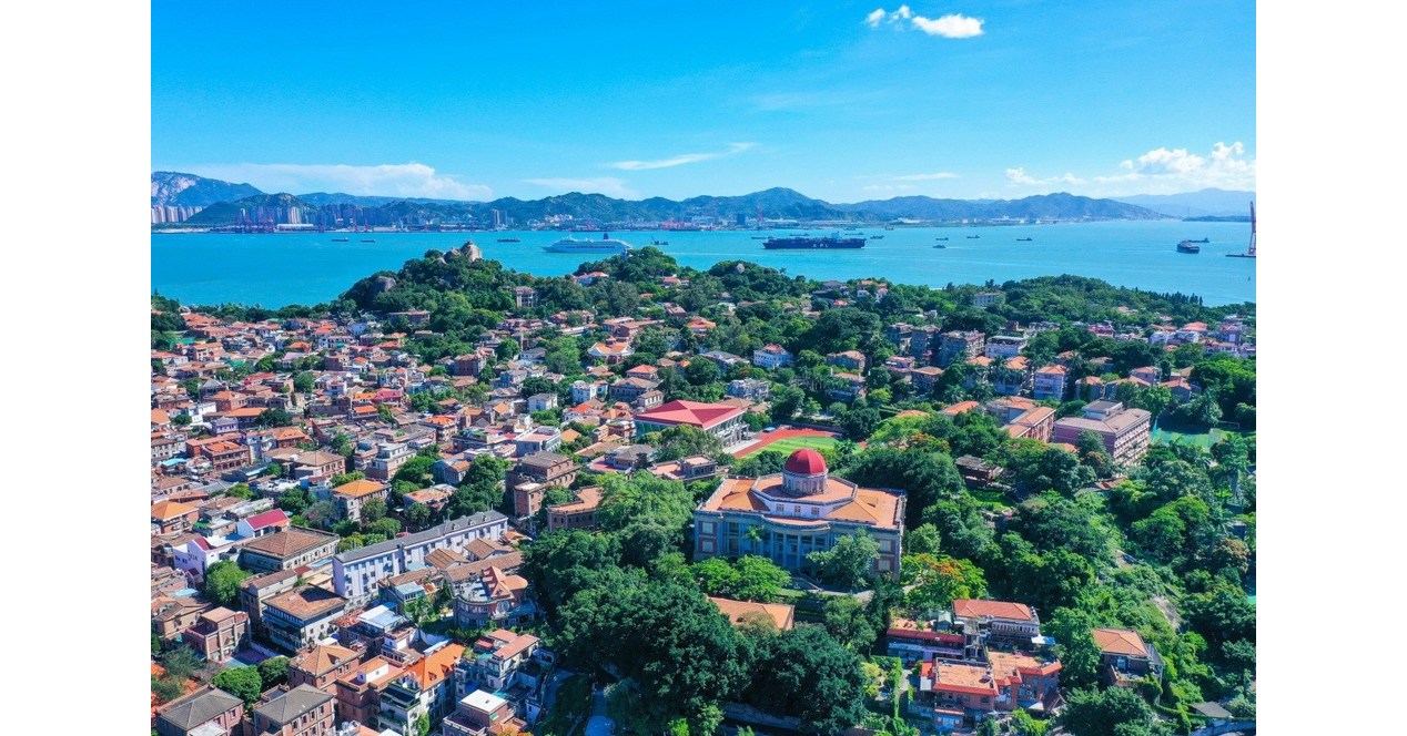 Xiamen leads the way in safeguarding lush mountains, lucid waters