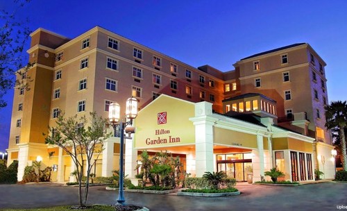 Noble Investment Group has acquired the Hilton Garden Inn Jacksonville | Ponte Vedra. Located within the Sawgrass Village mixed-use development in Ponte Vedra Beach, Florida, the hotel will undergo a complete guest room and public area renovation.