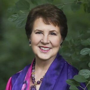 Improve Zoom Meetings with Free Guide by Communication Confidence Expert Marjorie Saulson