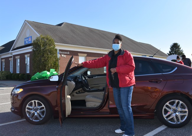 Service King Collision recently repaired and donated a 2015 Ford Fusion to Keesha Wright, a local Fredericksburg resident, through the National Auto Body Council's (NABC™) Recycled Rides® program.