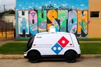 Domino's® y Nuro Lanzan Entrega Autónoma de Pizza con Robot Transitando por las Calles