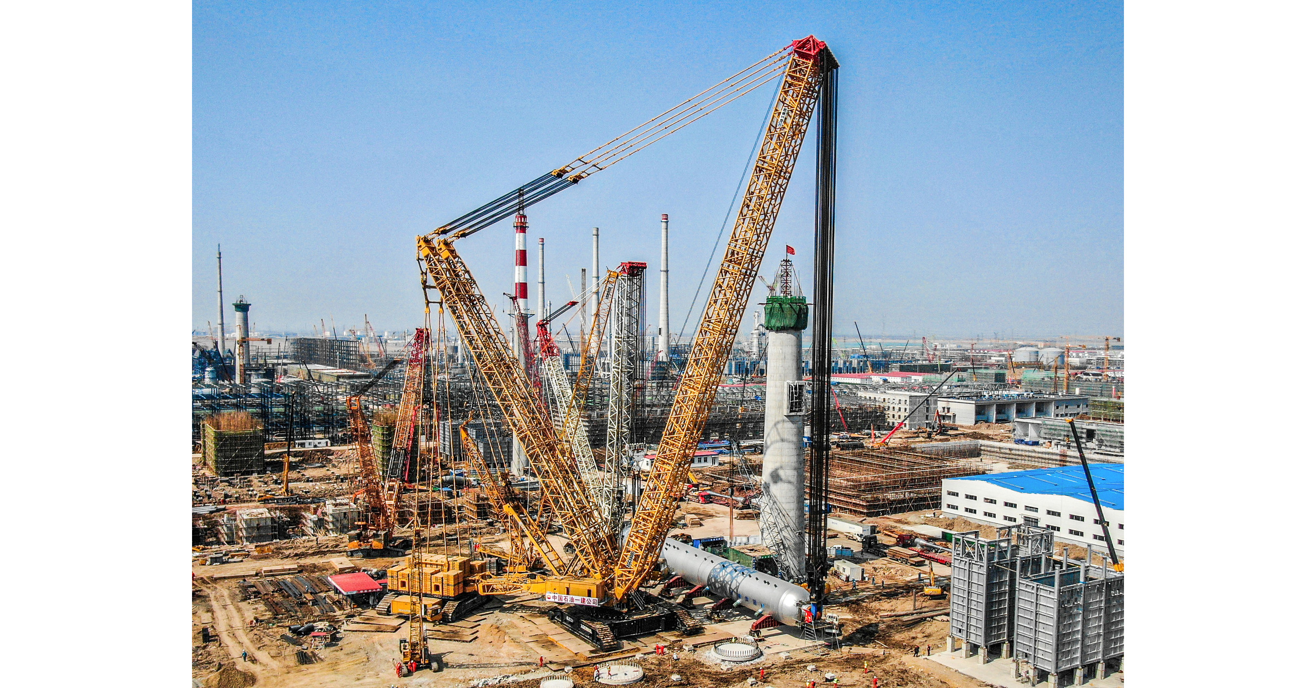 Novo recorde de capacidade de guindaste: o guindaste sobre esteiras XGC88000 conclui a instala&ccedil;&atilde;o do reator de hidrogena&ccedil;&atilde;o de 2.600 toneladas na China 10 dias antes do previsto