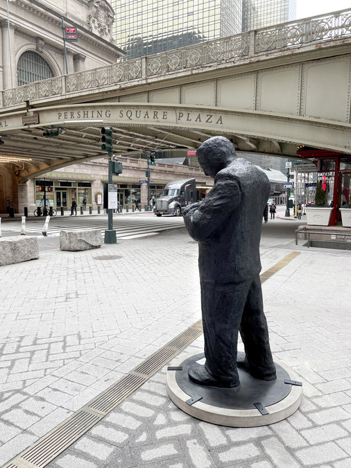 New York City's Pershing Square Plaza West Is Now Home To Three New Sculptures By Internationally Acclaimed Artist, Jim Rennert - Vimarsana News