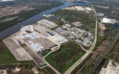 Industrial Realty Group, LLC announced today that it has acquired a 1.47 Million square foot industrial site just outside of the Chicago suburb of Joliet, in Rockdale, Illinois. The site was the former home of Caterpillar's hydraulic manufacturing operations.