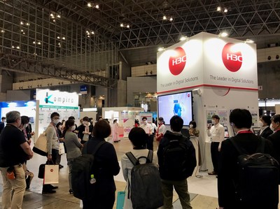 The H3C exhibition stand at Interop Tokyo 2021 has attracted many customers and partners onsite.