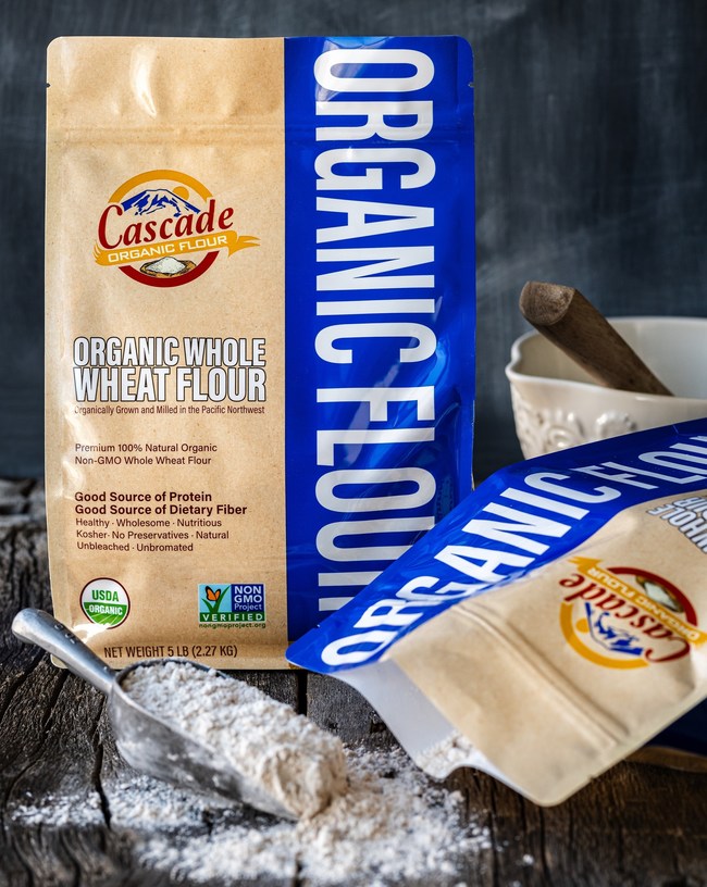 5 lb. retail bag of Cascade's Organic Whole Wheat Flour