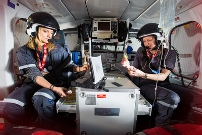 ORNGE Paramedics working (CNW Group/Unifor National)