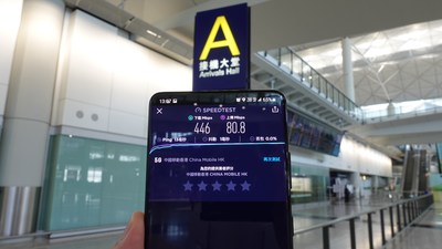 5G speed test at HKIA - arrival hall on level 5 of Terminal 1 (The test was conducted on April 21 2021) (PRNewsfoto/中國移動香港)