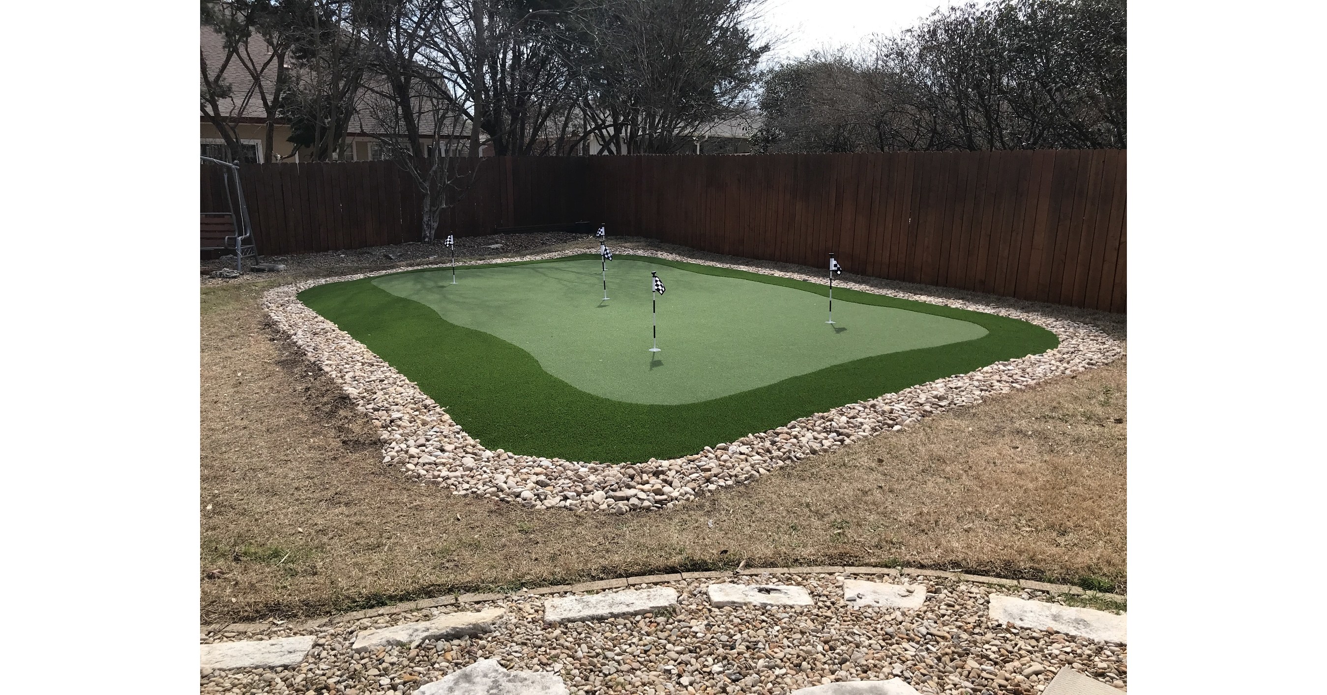 Artificial Grass Creates the Perfect Personal Putting Green