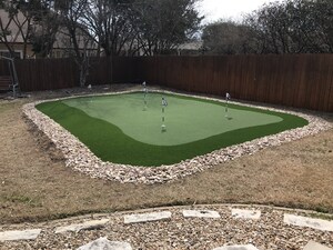 Artificial Grass Creates the Perfect Personal Putting Green