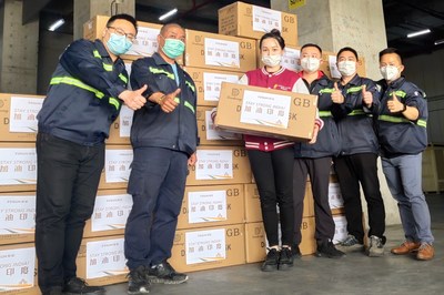 On May 2, 100,000 KN95 masks, a new batch of medical protective supplies aided by Fosun, arrived in Mumbai from Shanghai.