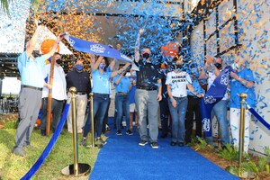 The Wait is Over, Cravers! World's Largest Free-Standing White Castle® is Now Open