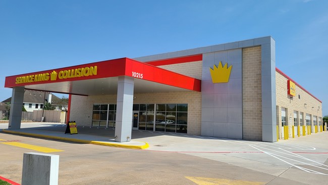 Located at 10215 S. Texas State Highway, the nearly 14,000-square-foot collision repair facility features Service King's new prototype program, which merges modern finishes into a state-of-the-art automotive production space.