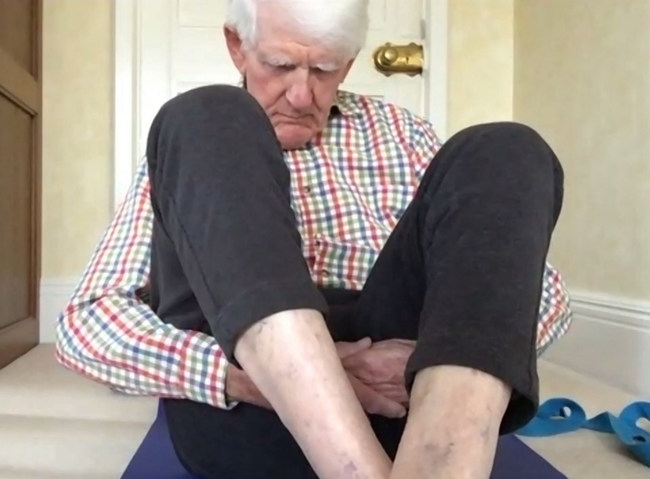 90 year old Tony Smith doing yoga