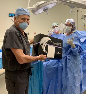 Orthopaedic Surgeon, Dr. Robert Snyder, performs the first outpatient Total Knee Arthroplasty using the Conformis iTotal G2 Patient-Specific Knee Replacement Prosthesis and Cutting Jigs