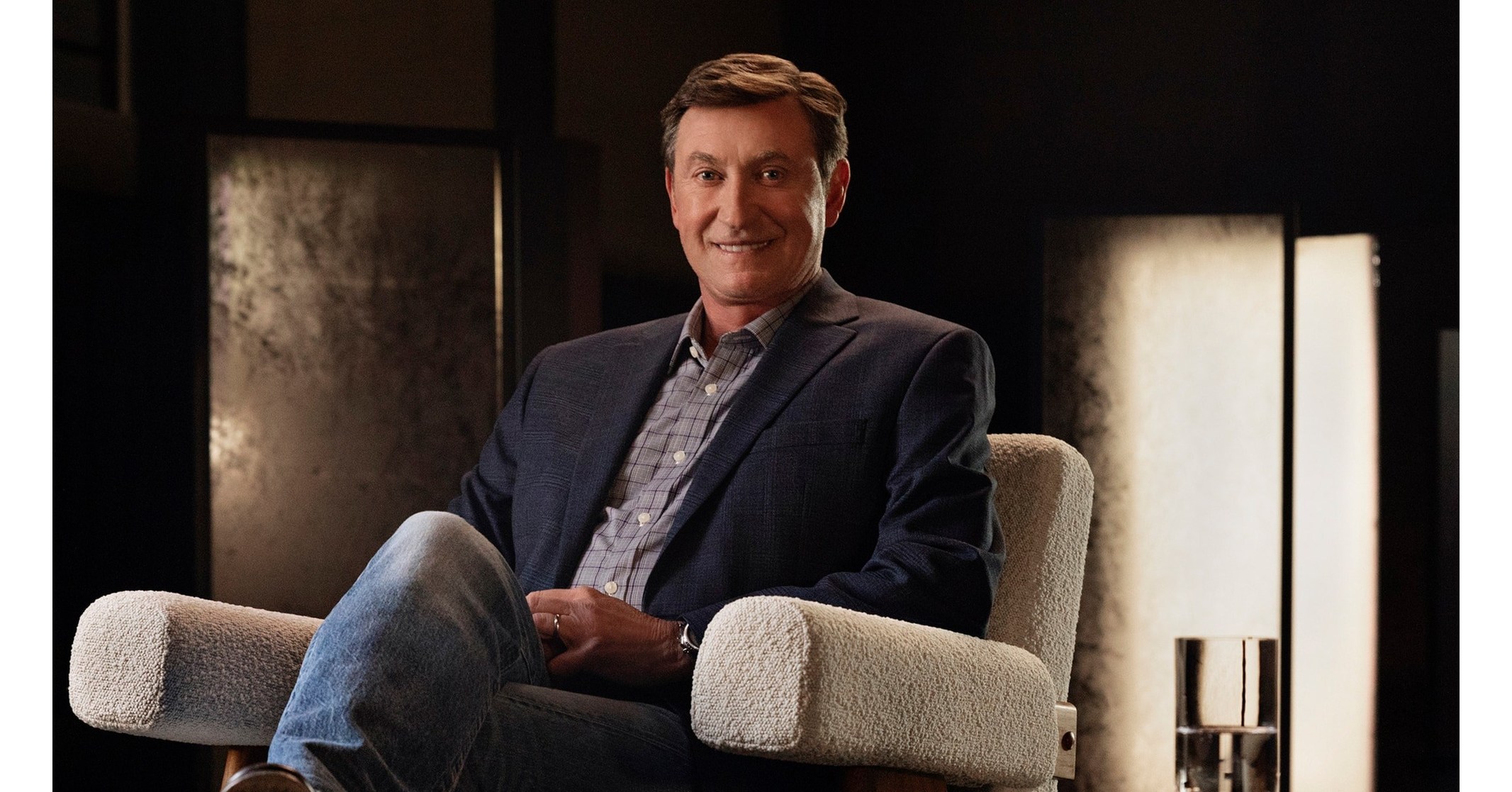 Wayne Gretzky thinks No. 9 should be retired league-wide in honor