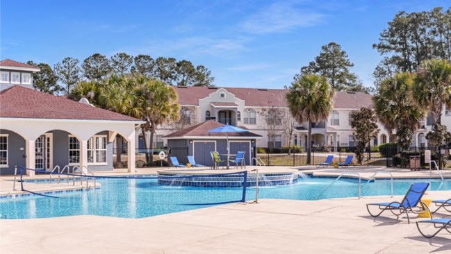Blanton Common is a recently-renovated student housing community in Valdosta, Georgia comprised of 277 Units & 862 Beds.